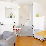 Cubo's Penthouse Cabopino Port & Parking *