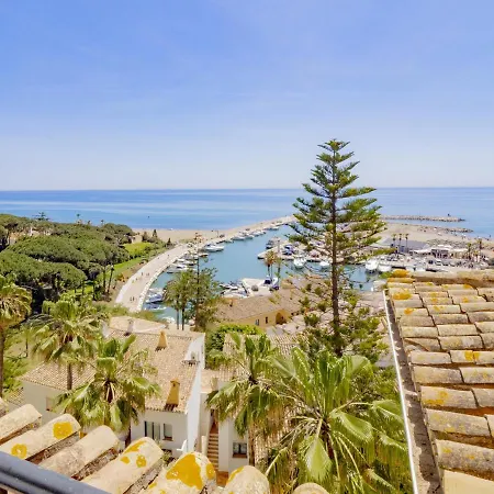 Cubo's Penthouse Cabopino Port & Parking マルベーリャ