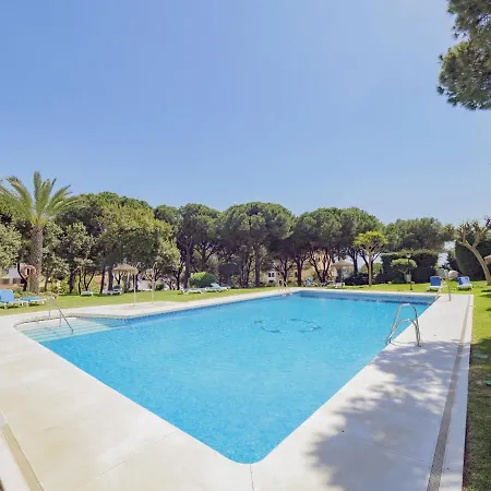 Cubo's Penthouse Cabopino Port & Parking