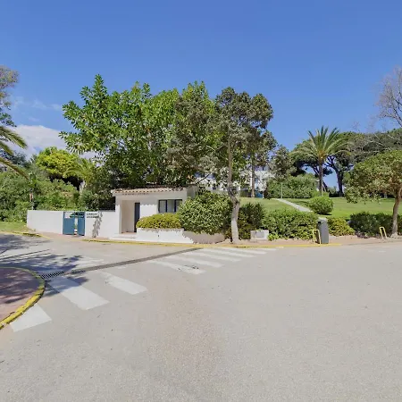 Cubo's Penthouse Cabopino Port & Parking 公寓