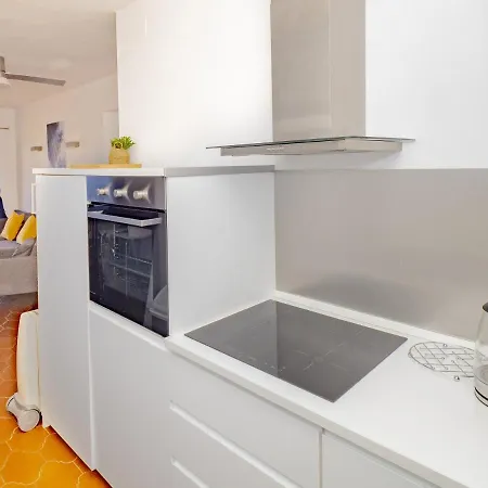 Cubo's Penthouse Cabopino Port & Parking * 马尔韦利亚