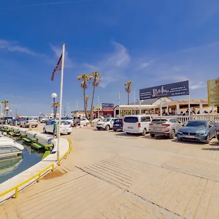 Cubo's Penthouse Cabopino Port & Parking *