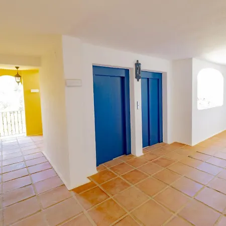 Cubo's Penthouse Cabopino Port & Parking アパート マルベーリャ