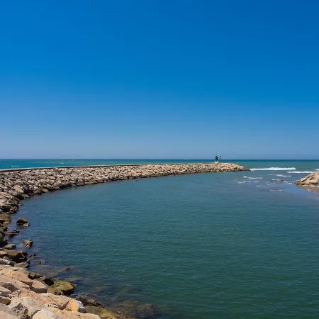 アパート Cubo's Penthouse Cabopino Port & Parking *