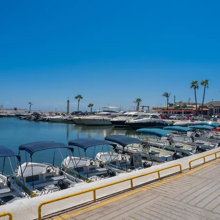 Cubo's Penthouse Cabopino Port & Parking マルベーリャ