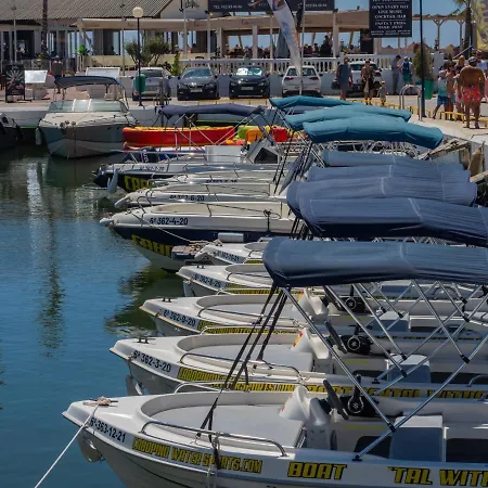 Cubo's Penthouse Cabopino Port & Parking マルベーリャ