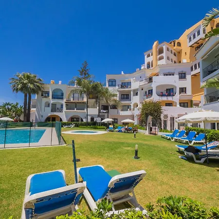 Cubo's Penthouse Cabopino Port & Parking *