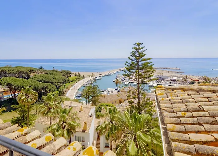 Cubo's Penthouse Cabopino Port & Parking 마르베야