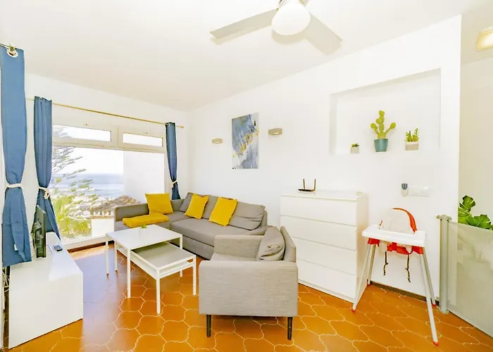 아파트 Cubo's Penthouse Cabopino Port & Parking *