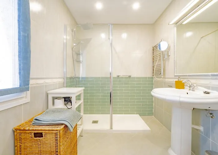 Cubo's Penthouse Cabopino Port & Parking *