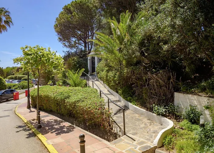 Cubo's Penthouse Cabopino Port & Parking 마르베야