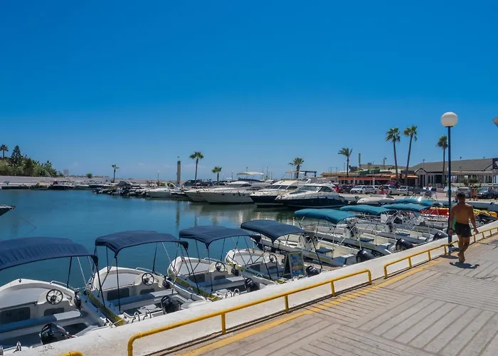 Cubo's Penthouse Cabopino Port & Parking 마르베야
