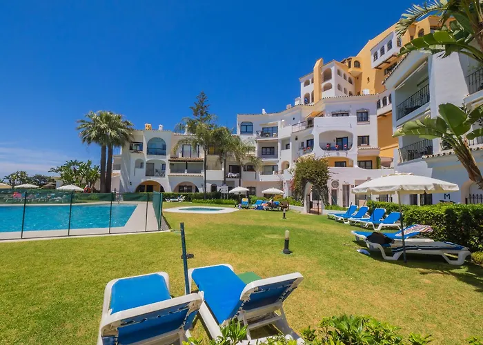 Cubo's Penthouse Cabopino Port & Parking *