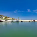 Apartamento Cubo's Penthouse Cabopino Port & Parking Marbella