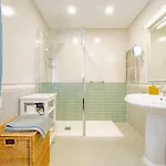 Cubo's Penthouse Cabopino Port & Parking *
