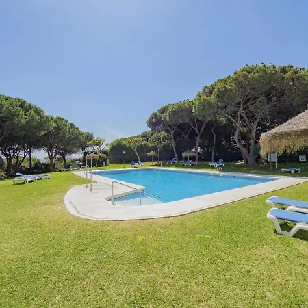 Cubo's Penthouse Cabopino Port & Parking *