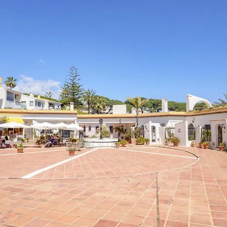 Cubo's Penthouse Cabopino Port & Parking Марбелья