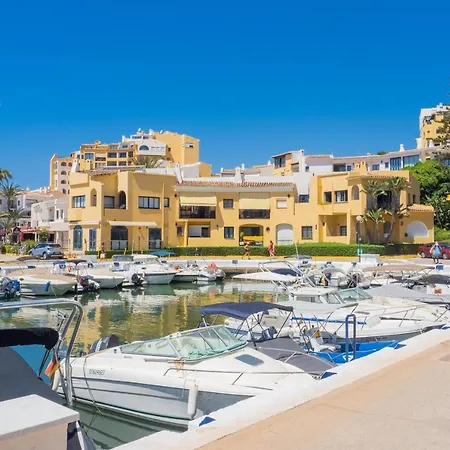 Апартаменты Cubo's Penthouse Cabopino Port & Parking *