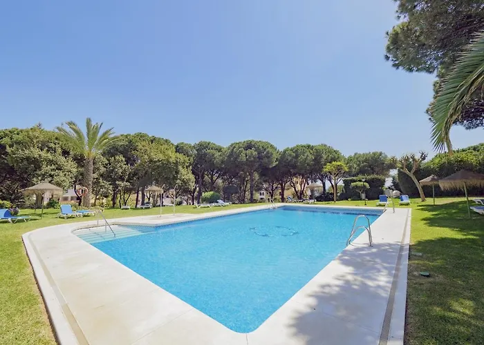 Cubo's Penthouse Cabopino Port & Parking