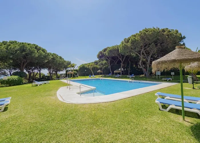 Cubo's Penthouse Cabopino Port & Parking *