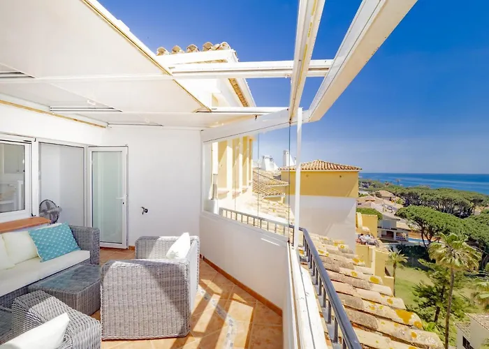 Cubo's Penthouse Cabopino Port & Parking Апартаменты