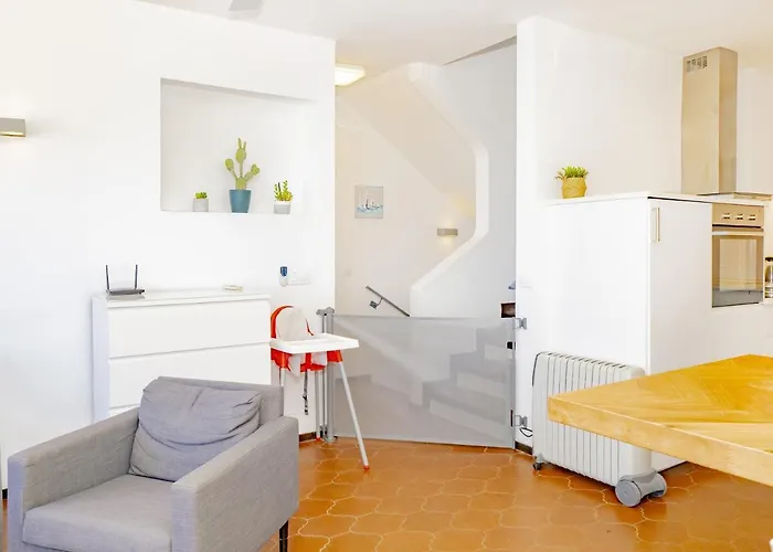 Cubo's Penthouse Cabopino Port & Parking *