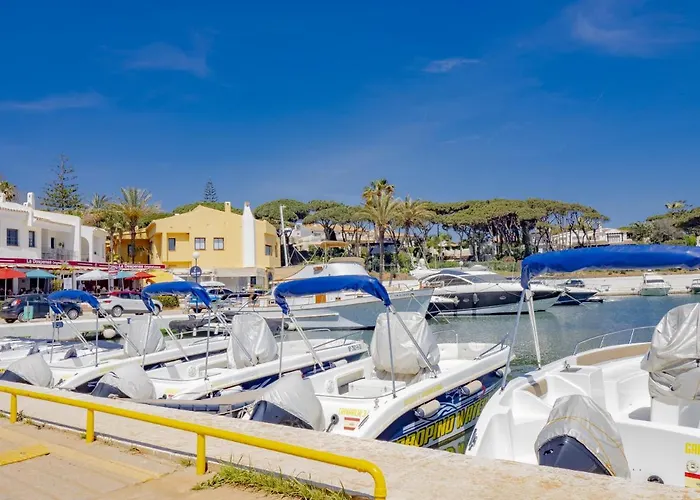 Апартаменты Cubo's Penthouse Cabopino Port & Parking *
