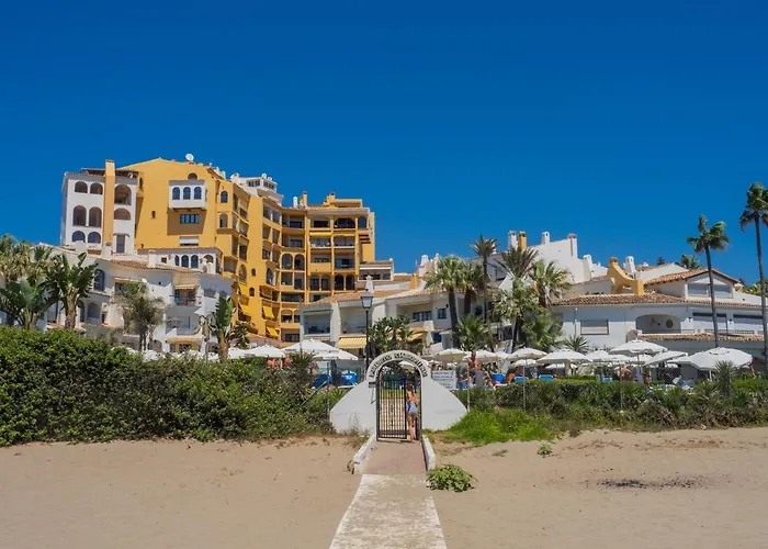 Cubo's Penthouse Cabopino Port & Parking