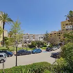 Cubo's Penthouse Cabopino Port & Parking *