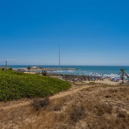 Cubo's Penthouse Cabopino Port & Parking