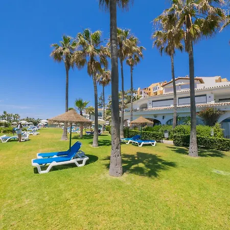 Cubo's Penthouse Cabopino Port & Parking Marbella